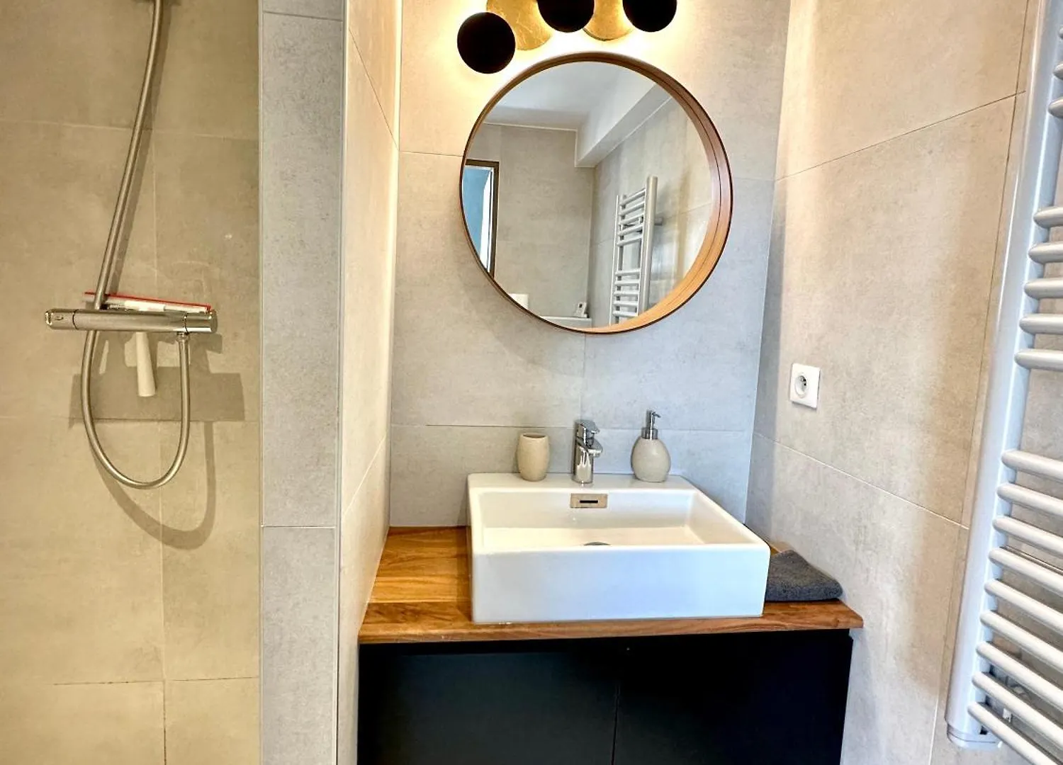 Laureto Beach & E1027-Le Corbusier Roquebrune-Cap-Martin Apartment