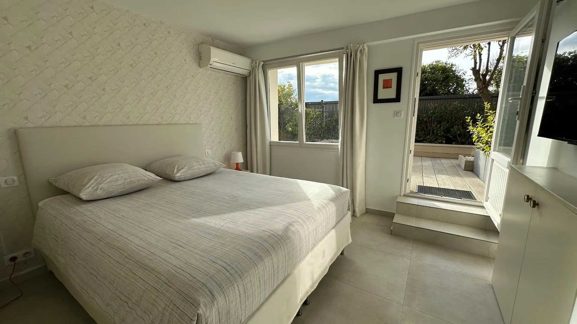 Laureto Beach & E1027-Le Corbusier Roquebrune-Cap-Martin