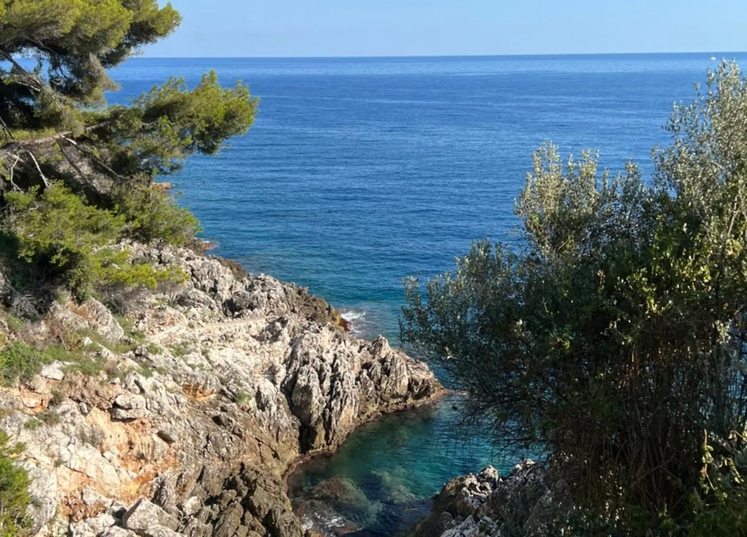 Laureto Beach & E1027-Le Corbusier Roquebrune-Cap-Martin Apartment